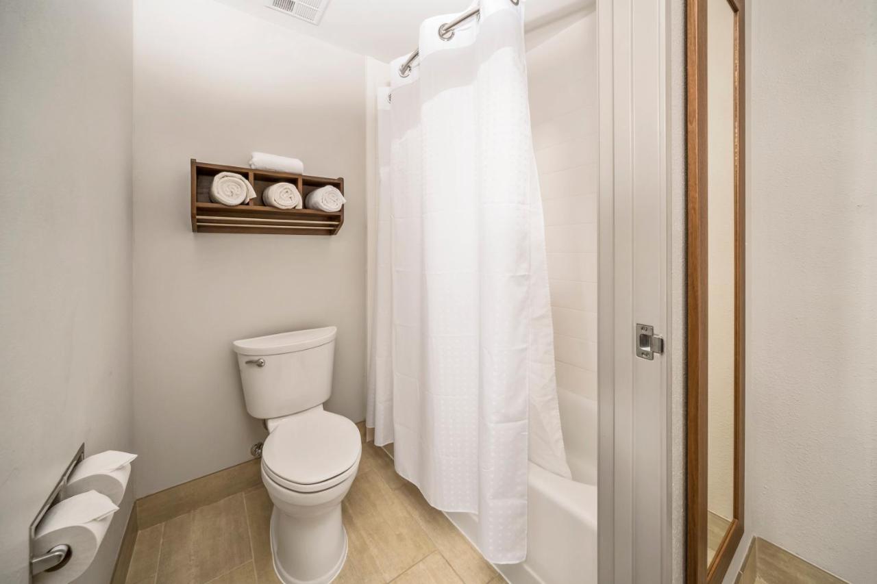 Holiday Inn Express Chicago Northwest-Vernon Hills By Ihg Ngoại thất bức ảnh