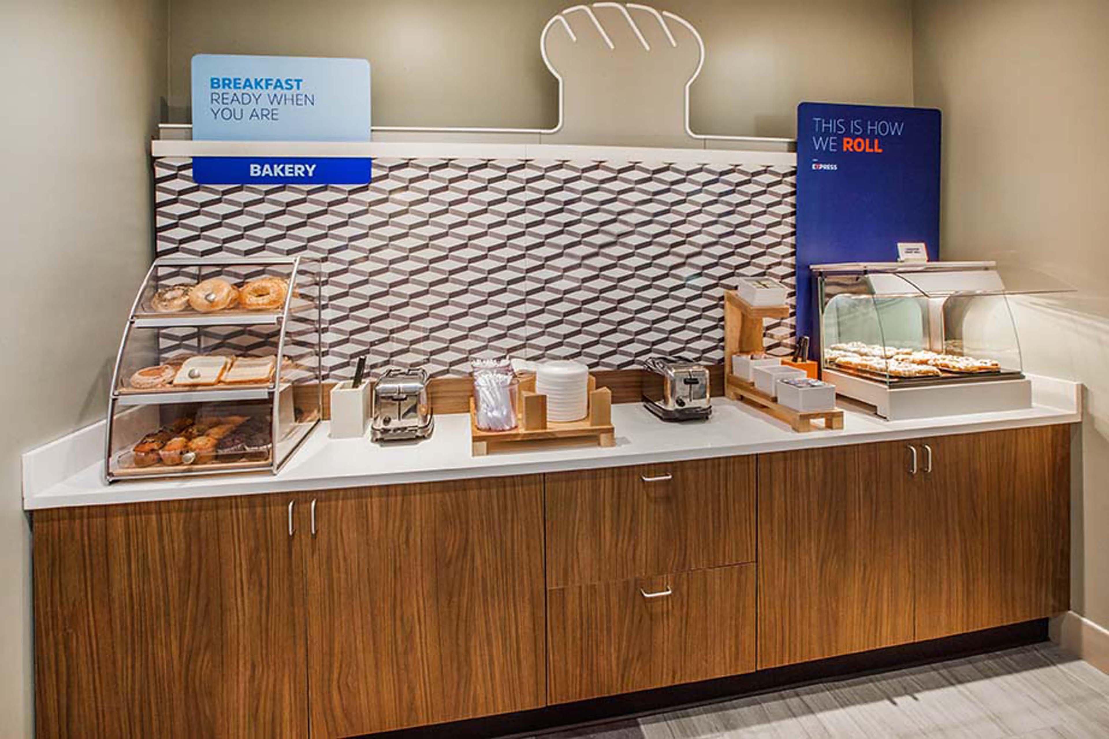 Holiday Inn Express Chicago Northwest-Vernon Hills By Ihg Ngoại thất bức ảnh