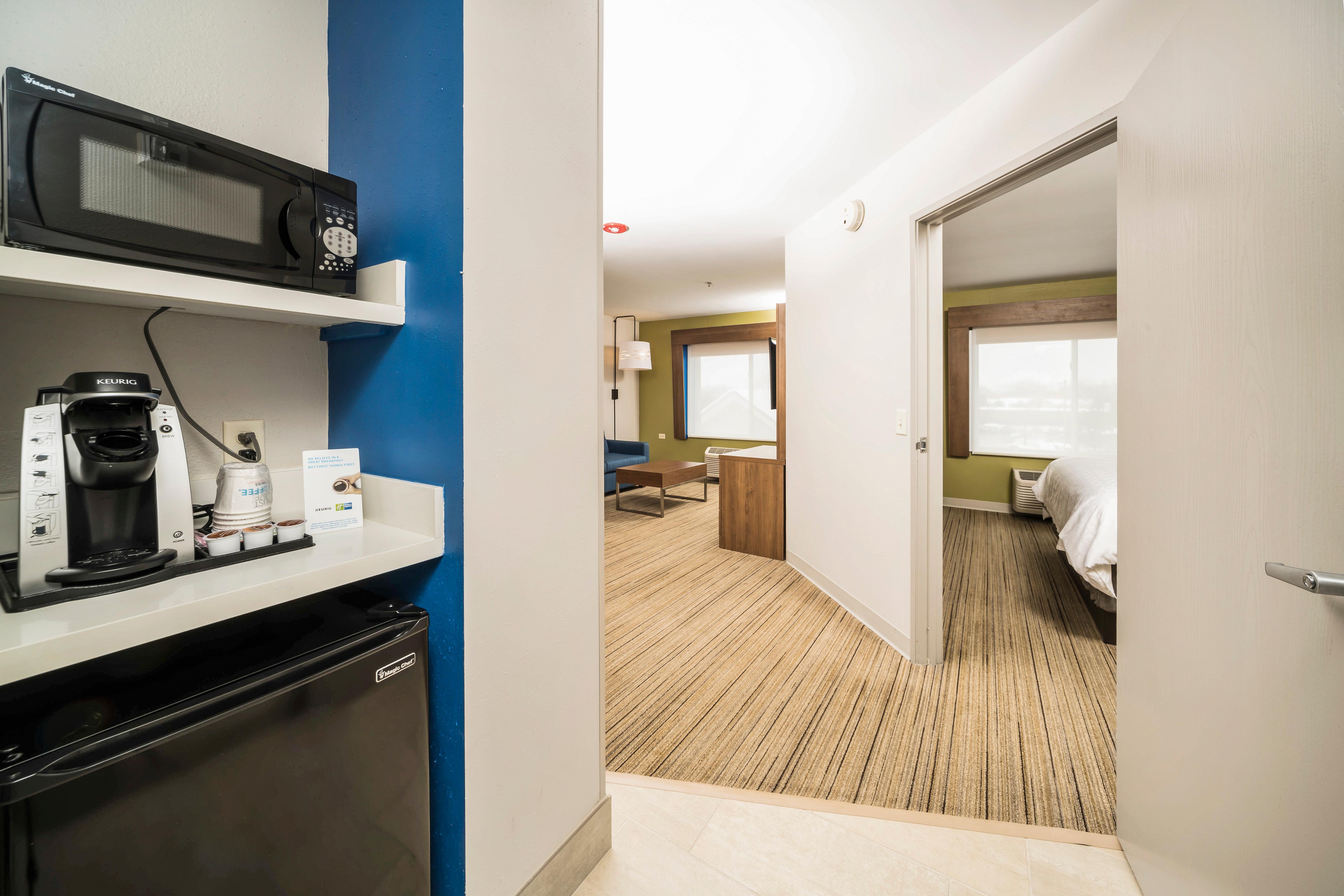 Holiday Inn Express Chicago Northwest-Vernon Hills By Ihg Ngoại thất bức ảnh