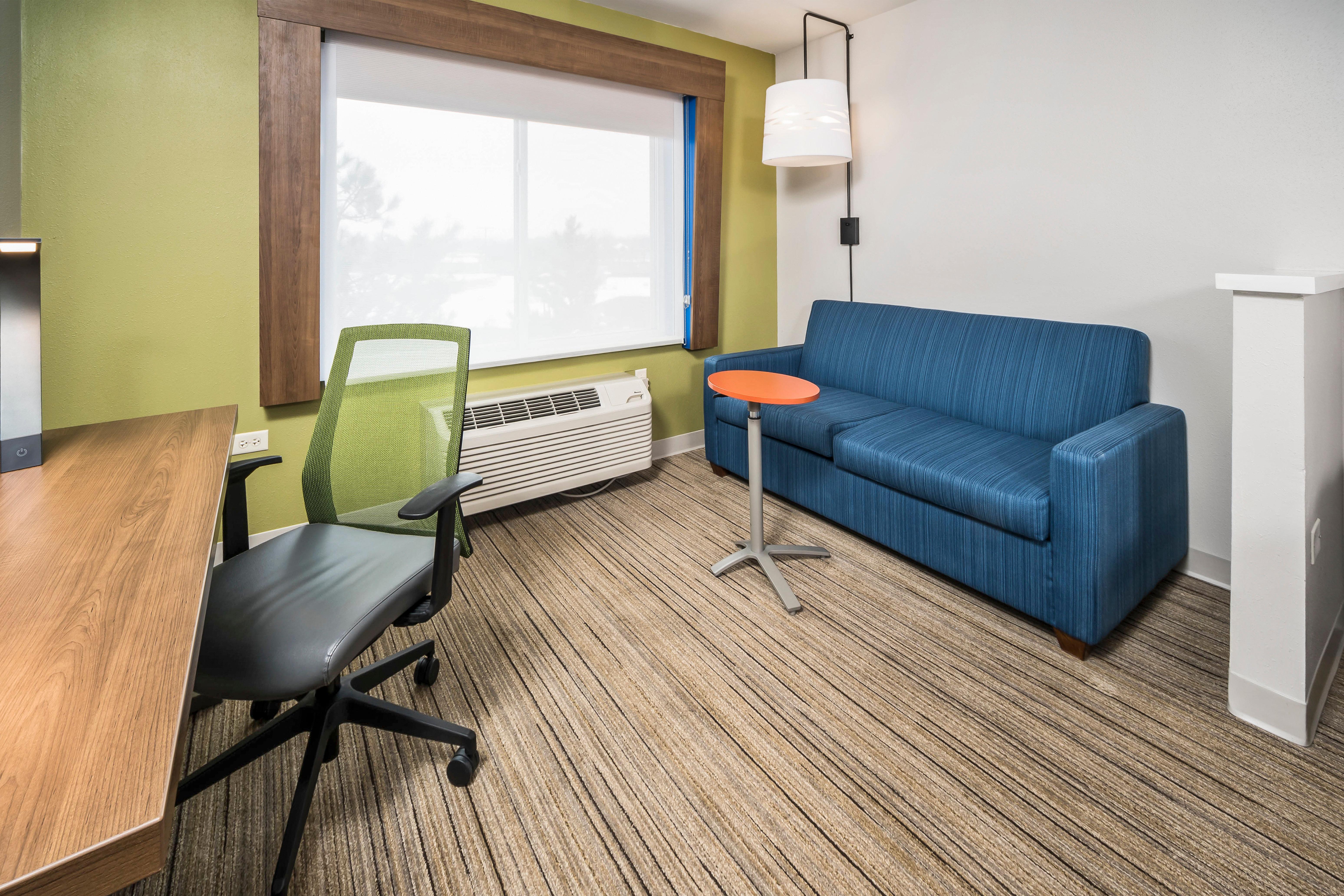 Holiday Inn Express Chicago Northwest-Vernon Hills By Ihg Ngoại thất bức ảnh