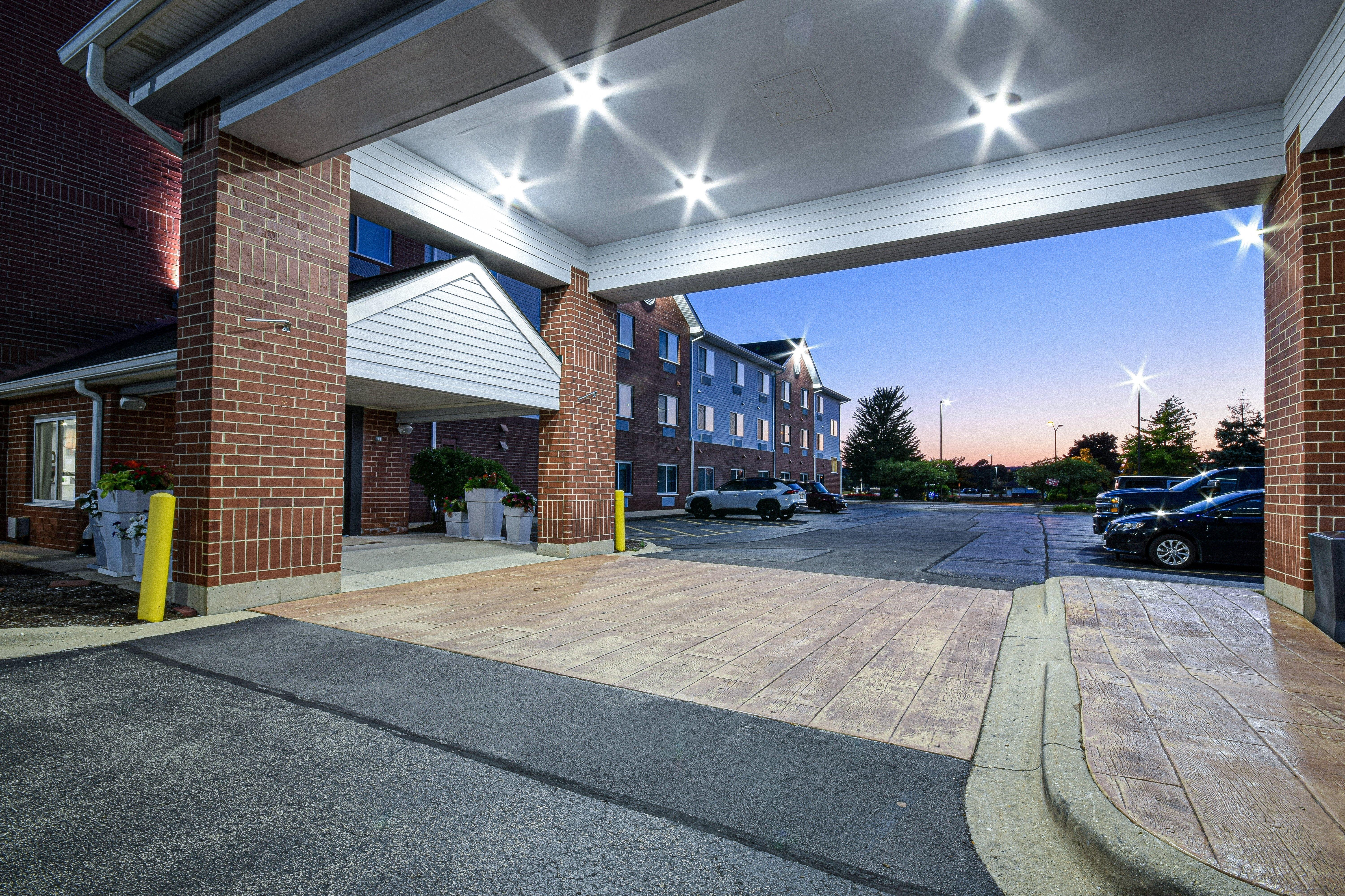 Holiday Inn Express Chicago Northwest-Vernon Hills By Ihg Ngoại thất bức ảnh