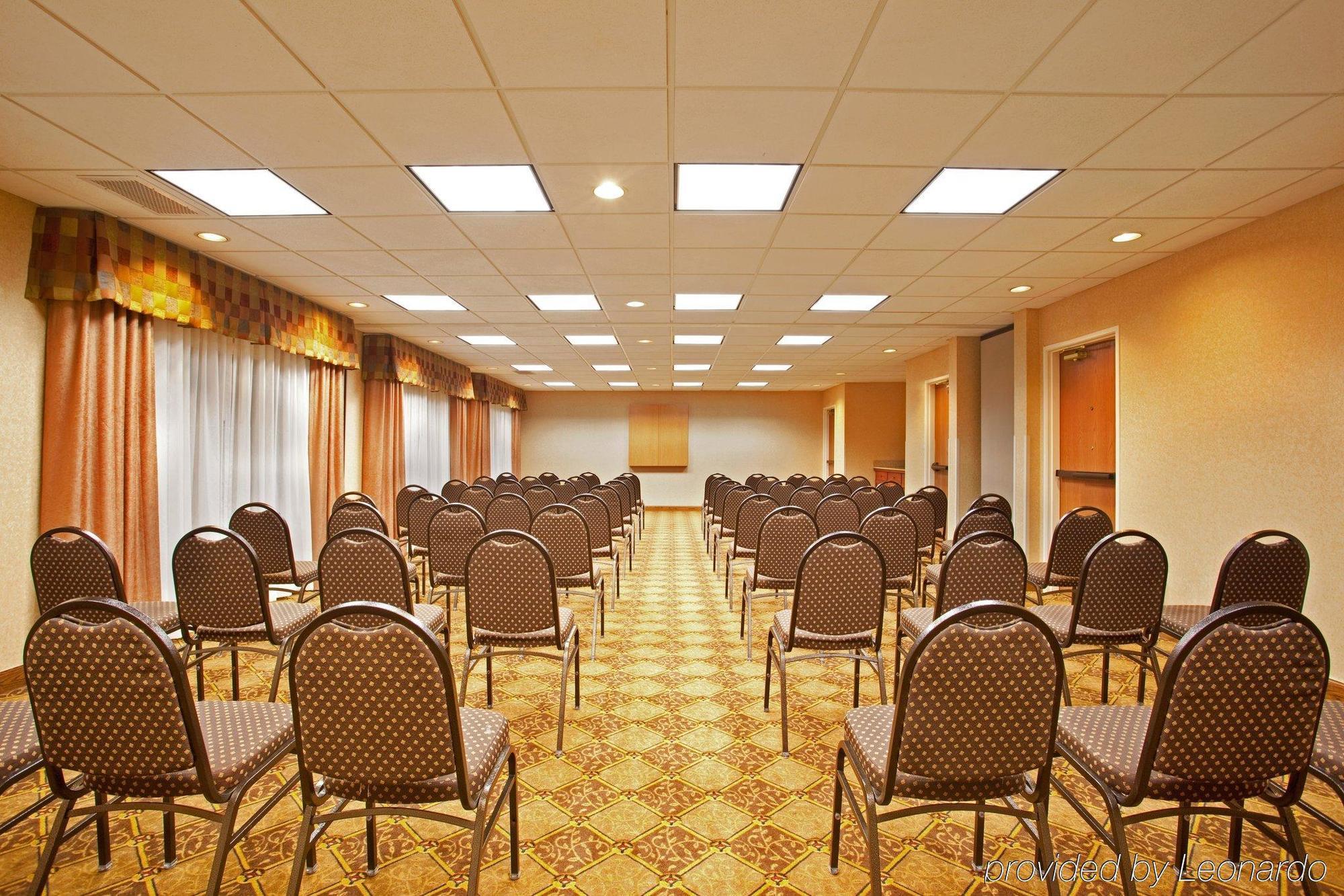 Holiday Inn Express Chicago Northwest-Vernon Hills By Ihg Tiện nghi bức ảnh