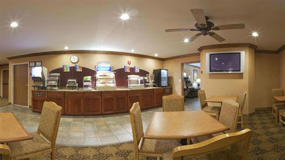 Holiday Inn Express Chicago Northwest-Vernon Hills By Ihg Ngoại thất bức ảnh