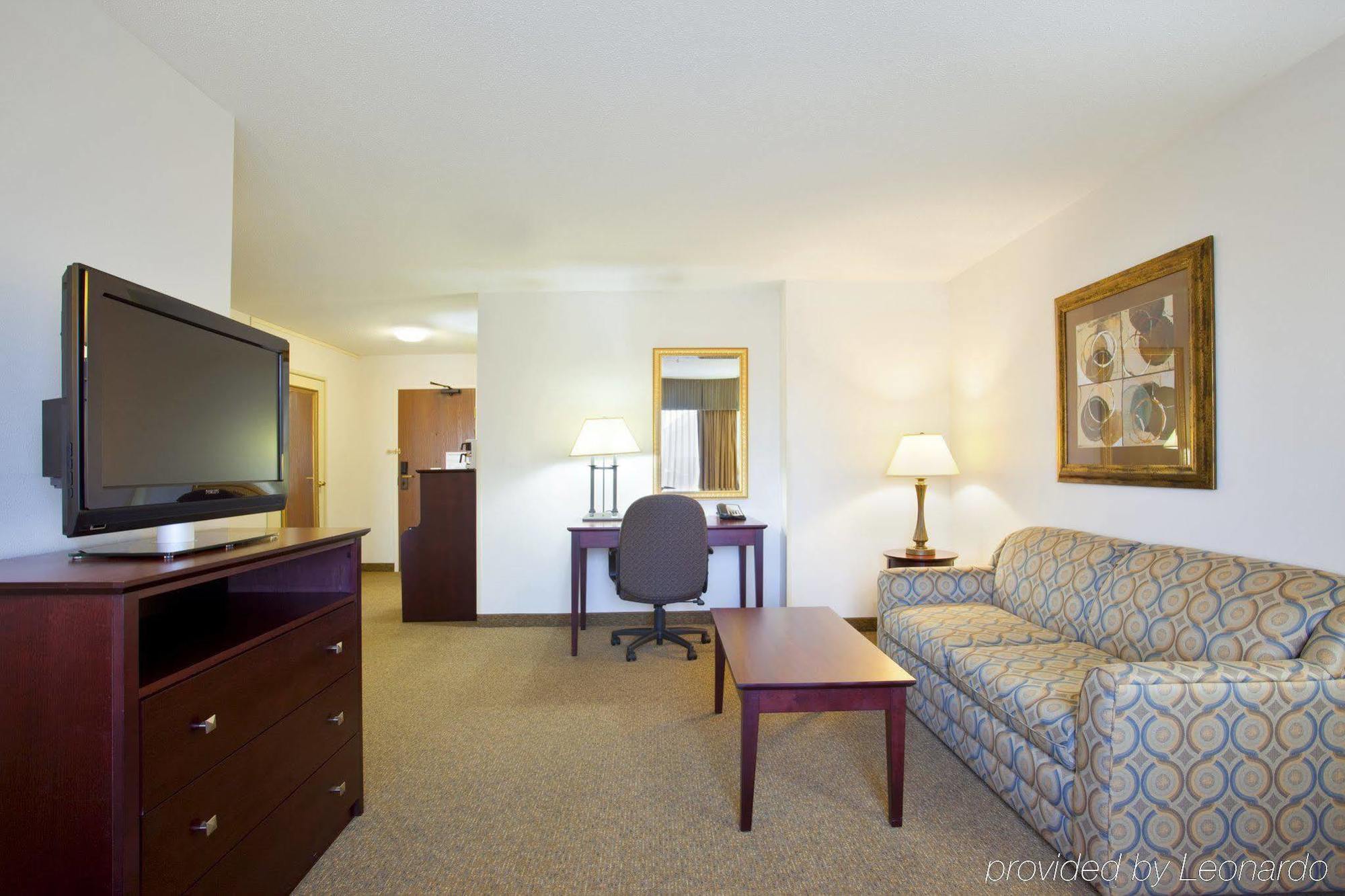 Holiday Inn Express Chicago Northwest-Vernon Hills By Ihg Phòng bức ảnh