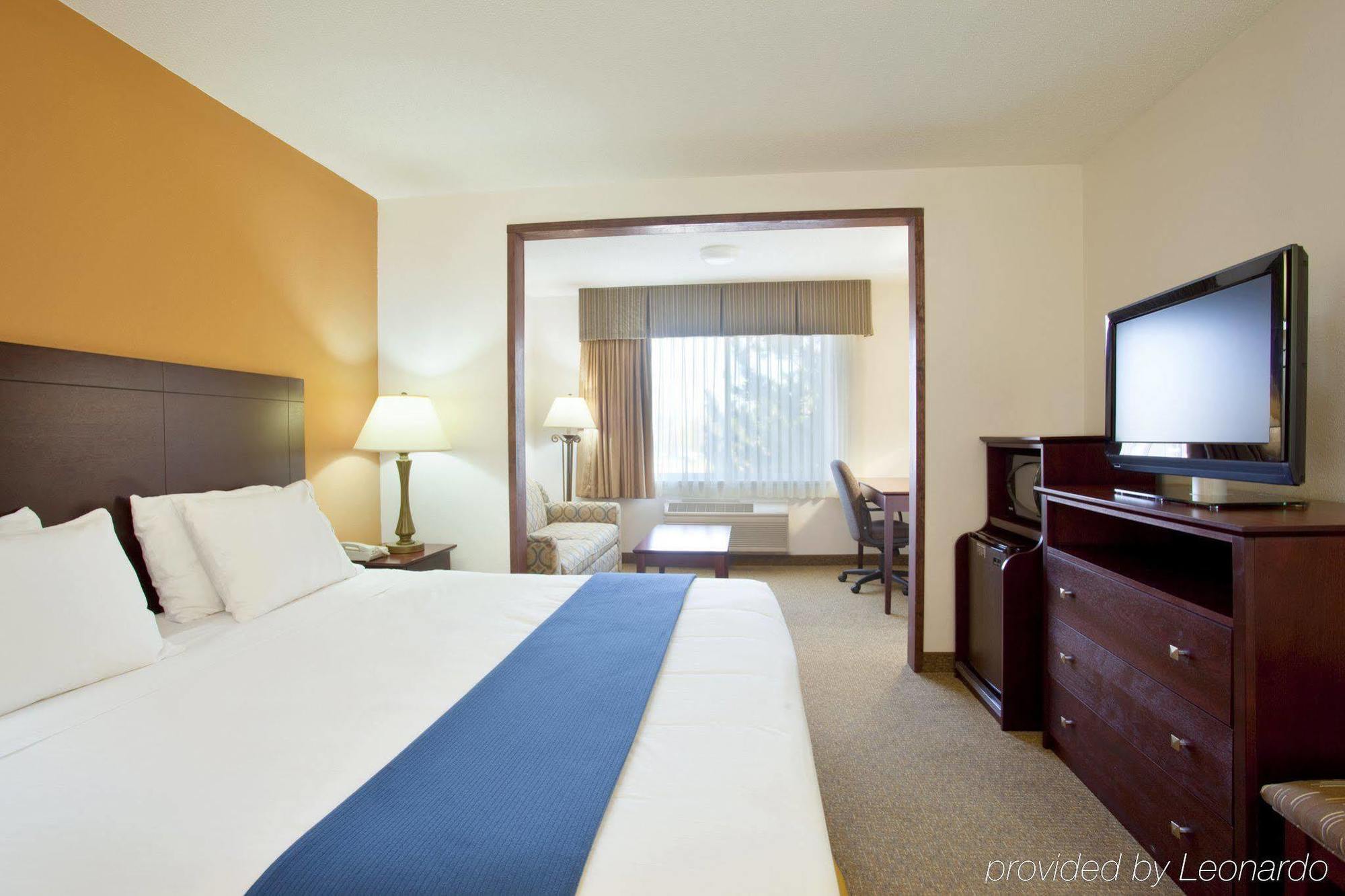Holiday Inn Express Chicago Northwest-Vernon Hills By Ihg Phòng bức ảnh